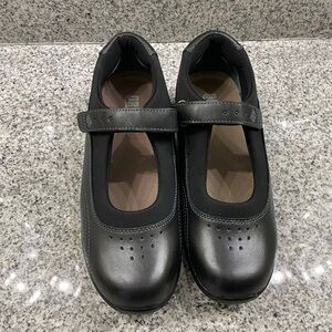 Women’s Black Shoes Size 9.5.  Drew Rose Orthopedic Mary Jane Style. New
